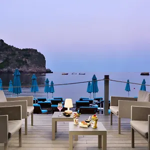 la-plage-resort.taorminaitalyhotels.com/
