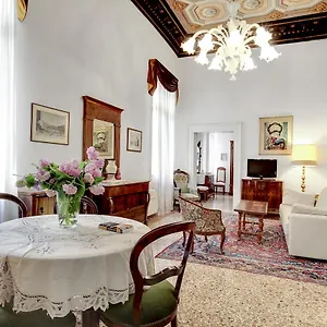 Testa Apartment